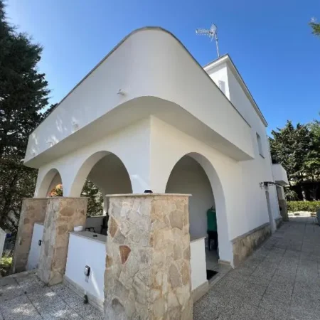 Villa Maryam