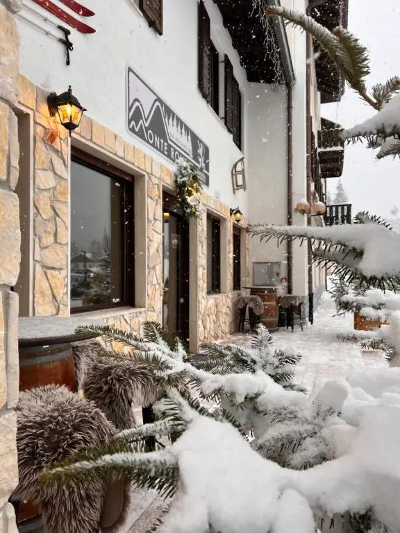 Monterovere Ristorante Bar B&B