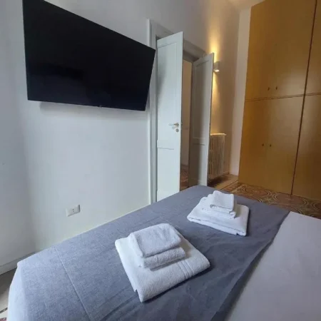 Bari LandLord 242
