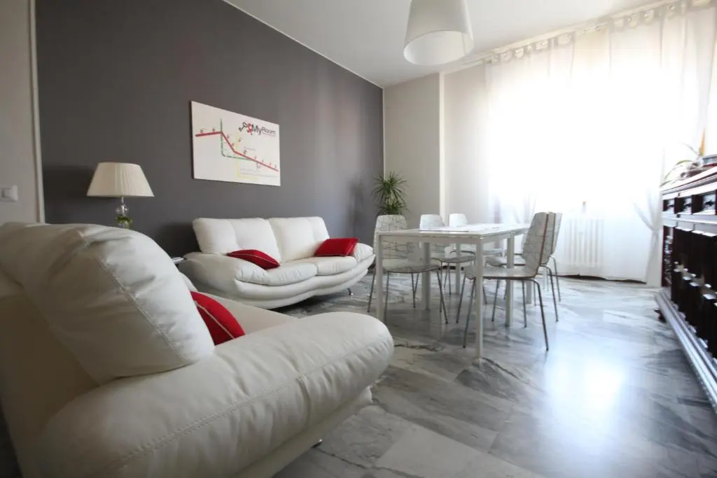 MyRoom In Town