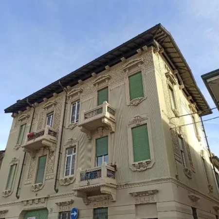 La Casa di Vale e la Rosa del Centro