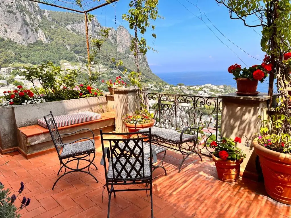 VILLA CASTELLO APARTMENTS