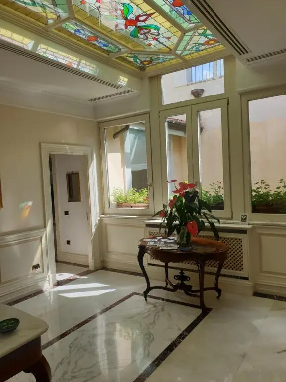 Al Centro Luxury Home