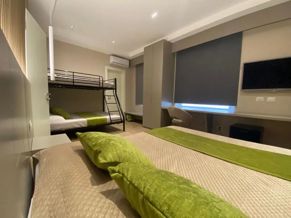 Th Luxury Central