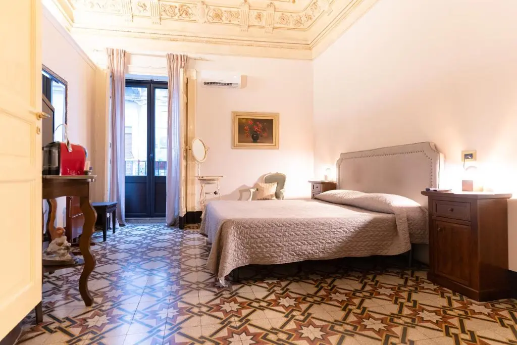Vera Rooms