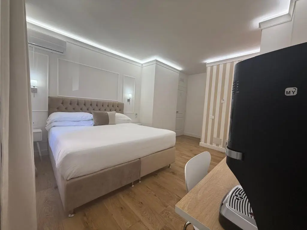EmySuites