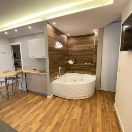 b&b Stadium room & suite
