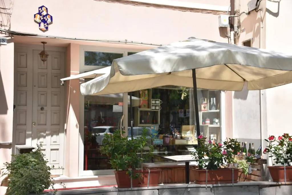 Enoteca zero75 Affittacamere Le Dame Manfrede