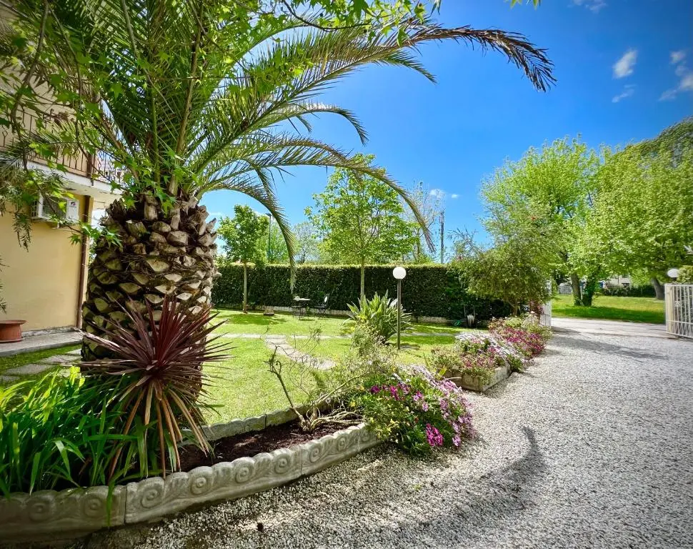HOTEL VILLA LORENA