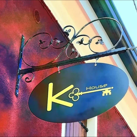 Karingo House
