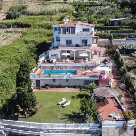 Villa Maria