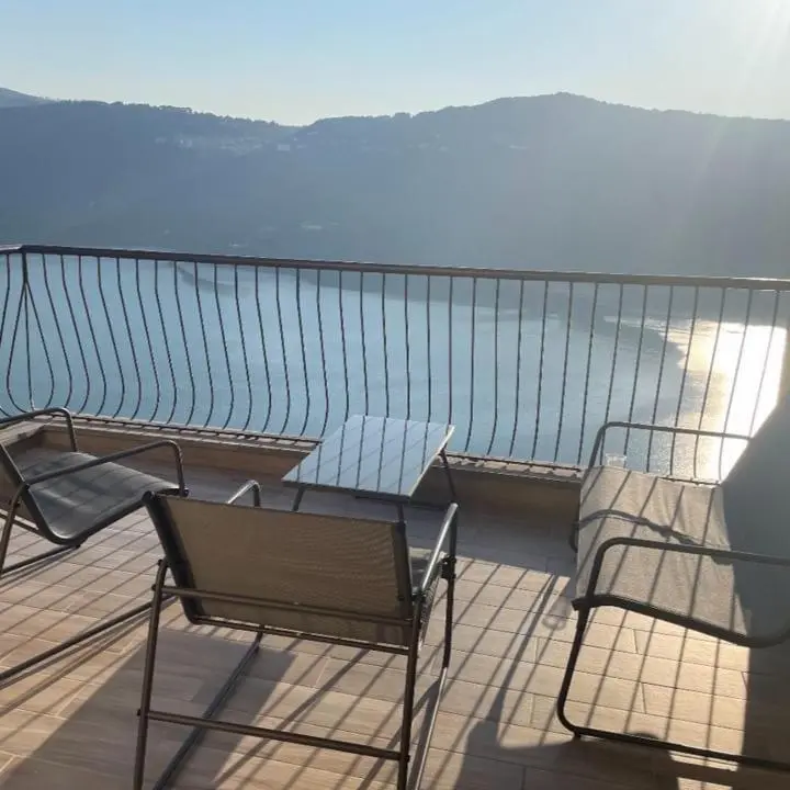 Incanto sul lago by Vivere il Borgo
