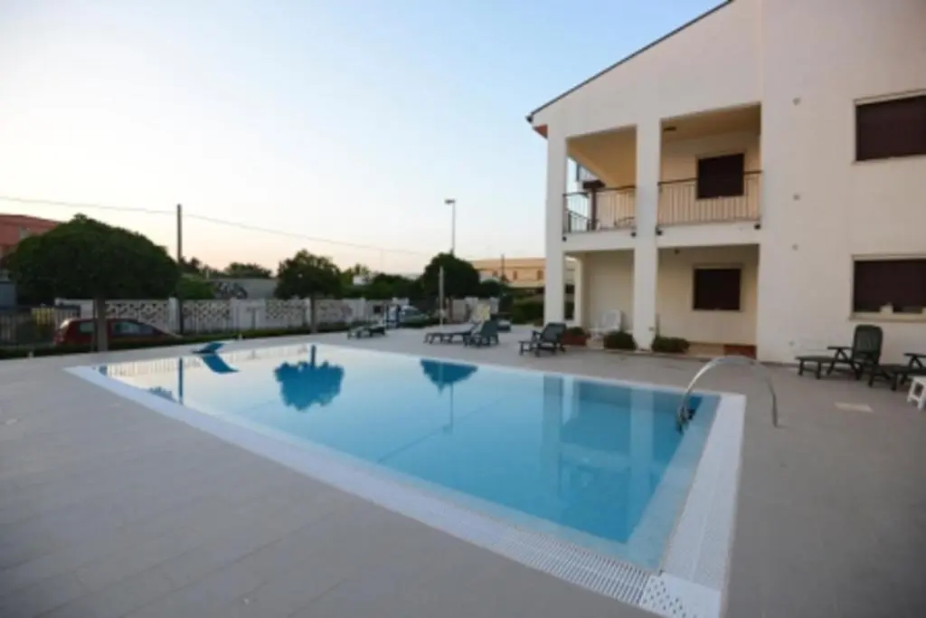 Lina Apartments