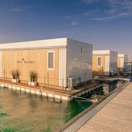 Aqua Resort Giulianova – Houseboat Experience