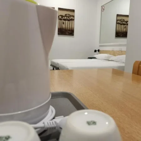 Airport Boulevard GUESTHOUSE