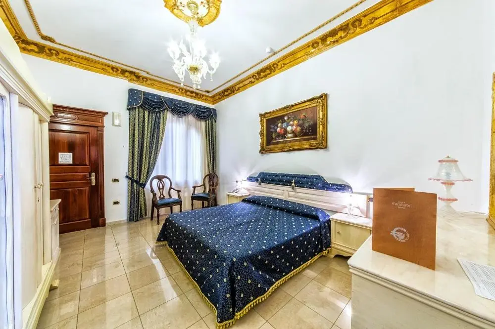 Iglesias Hotel