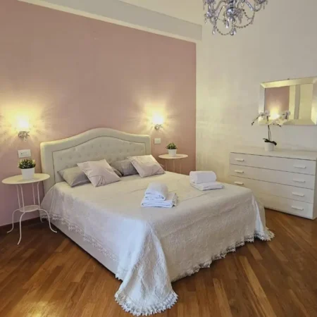 Queen Chic Apartment