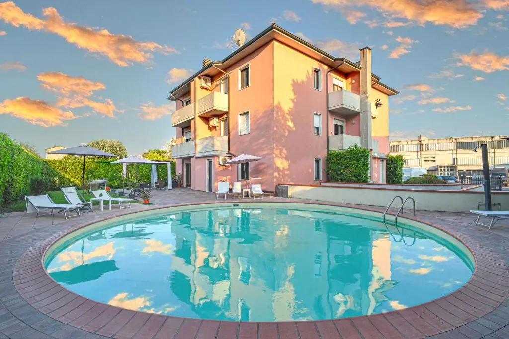 Giada Palace – Pool & Resort