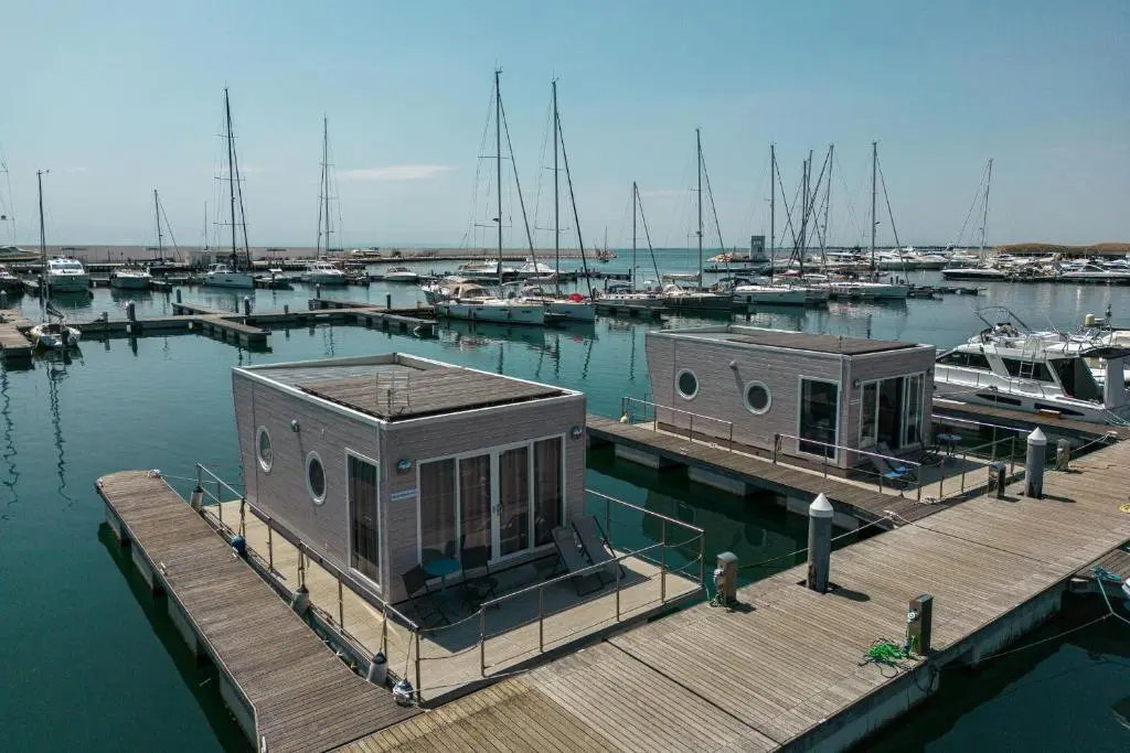 Marina del Gargano Houseboat