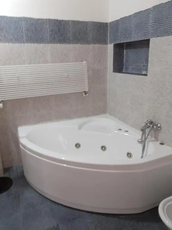 B&B CASA PER VACANZA VICINO STADIO F. SCOGLIO IL MARINAIO CIN IT083048C2J78TERFV
