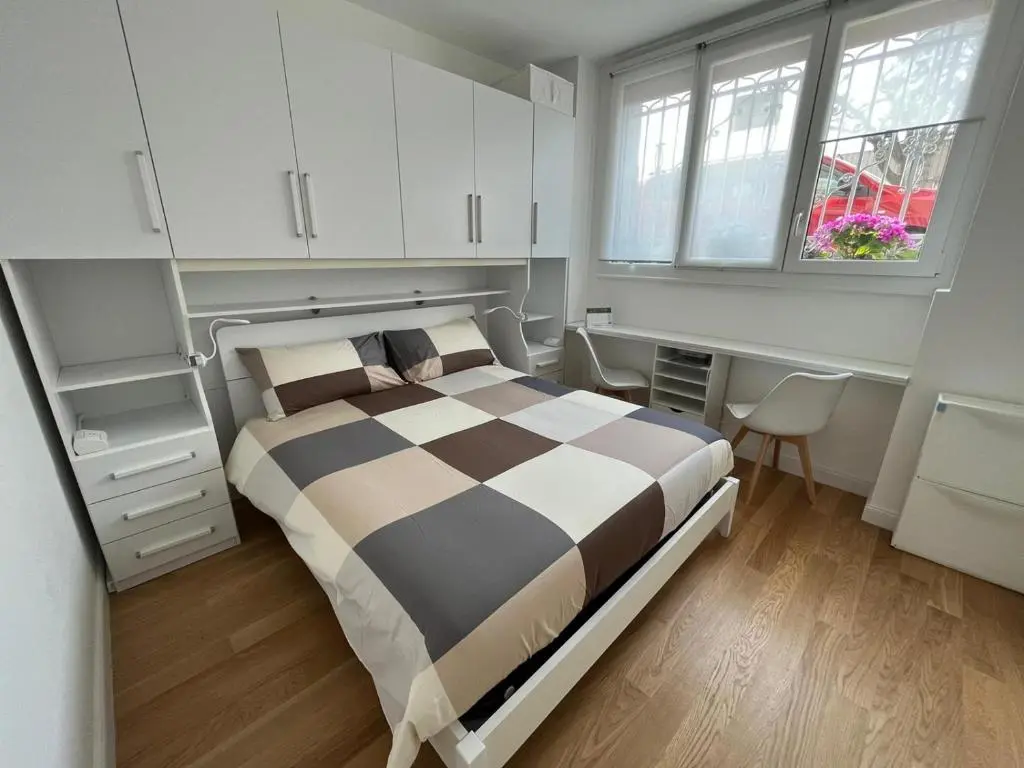 The Small white House in Milan