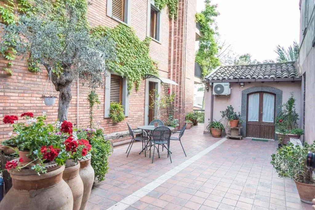 Relais Chiesa Madre – Rooms and Apartments