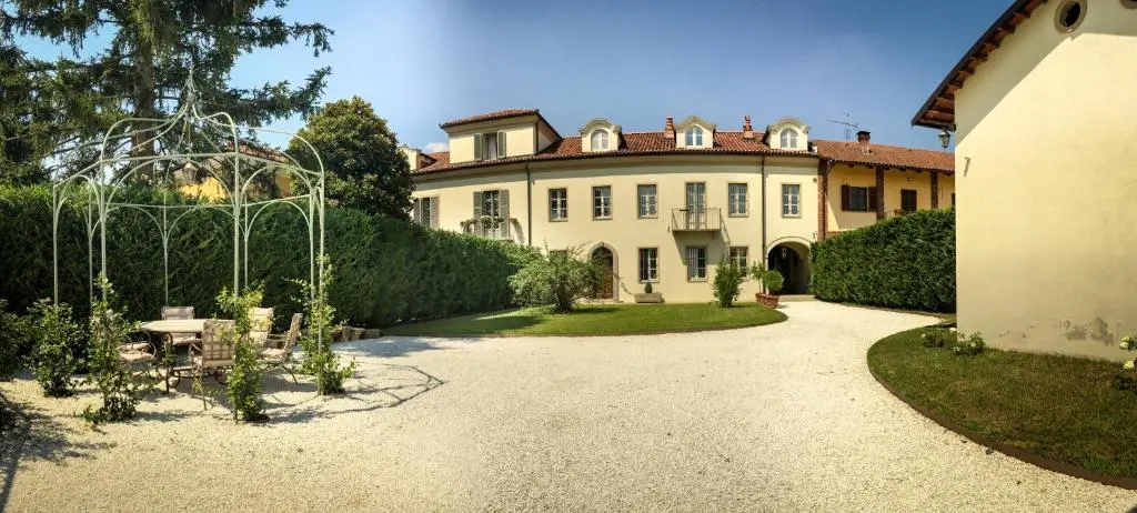 B&B