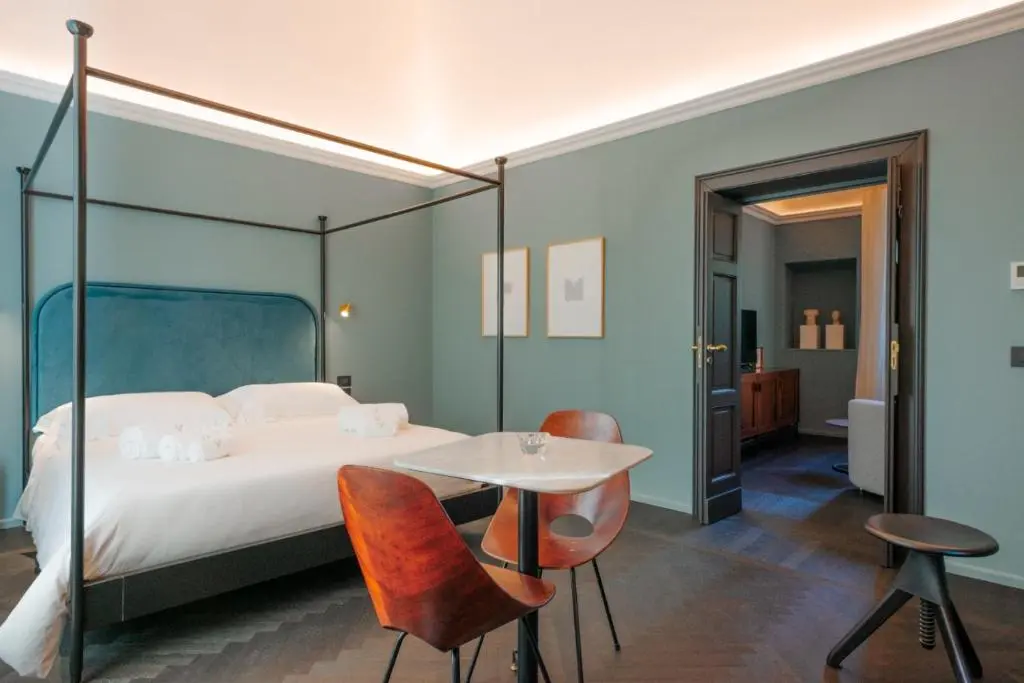 MoLo Suites