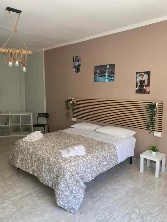 Neapolis center2
