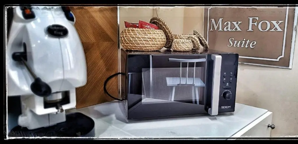 Max Fox Suite