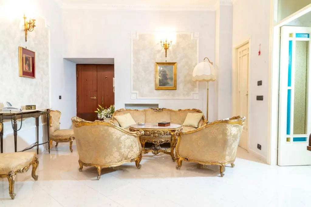 Deluxe Apartment with Garden in Vomero