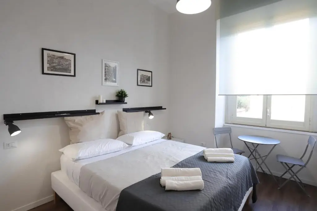 Tammurriata_Nera_Bedroom