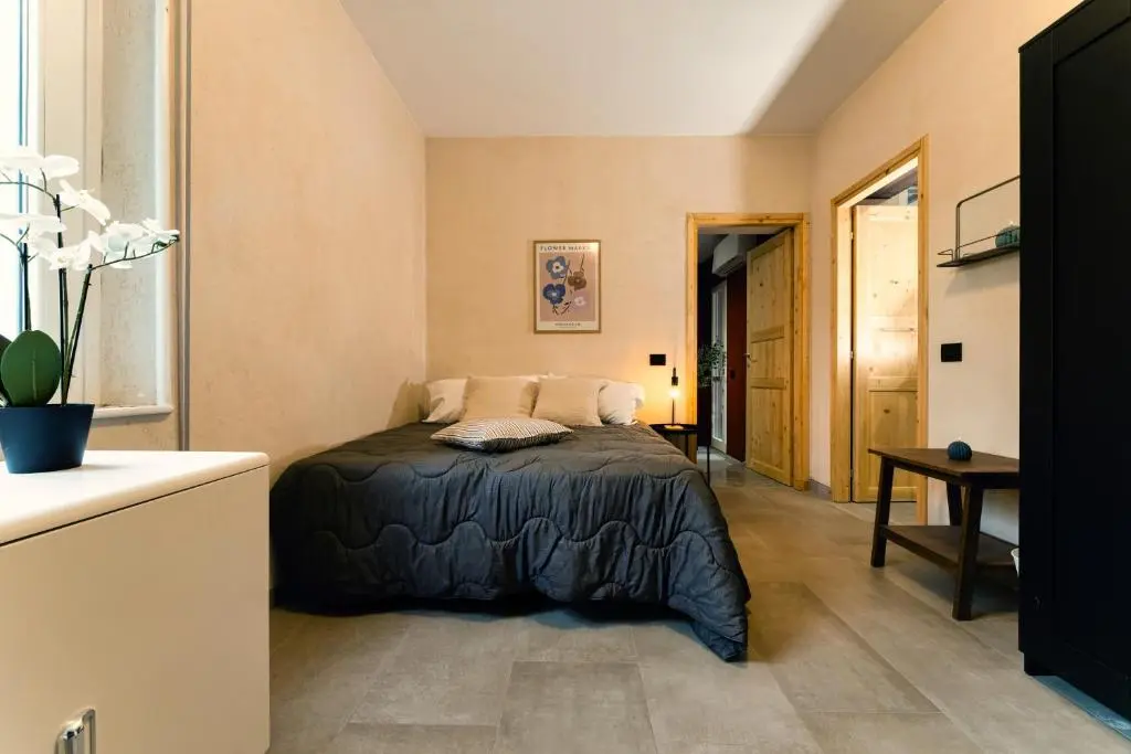 “B&B LA CORTE” – appartamento brevi soggiorni centro NOVARA