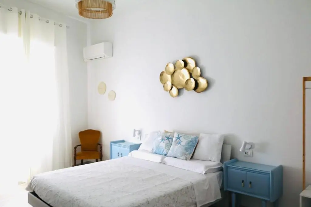 AVIA ROOM