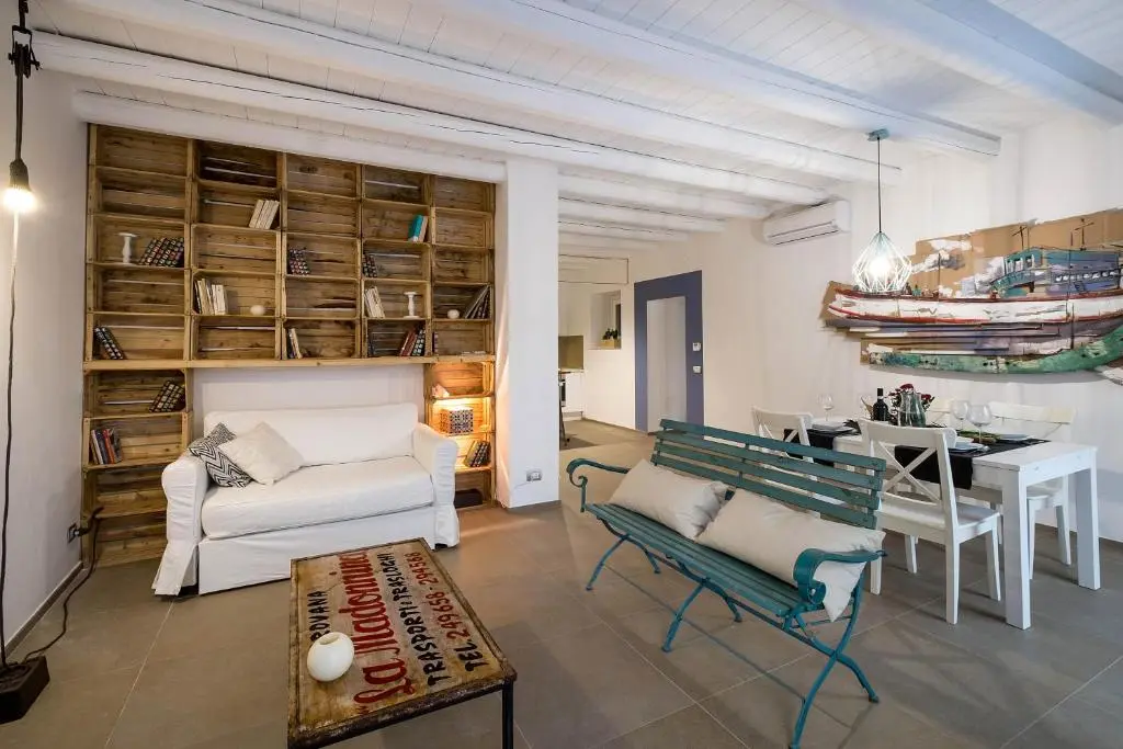 Cassari UpArtments