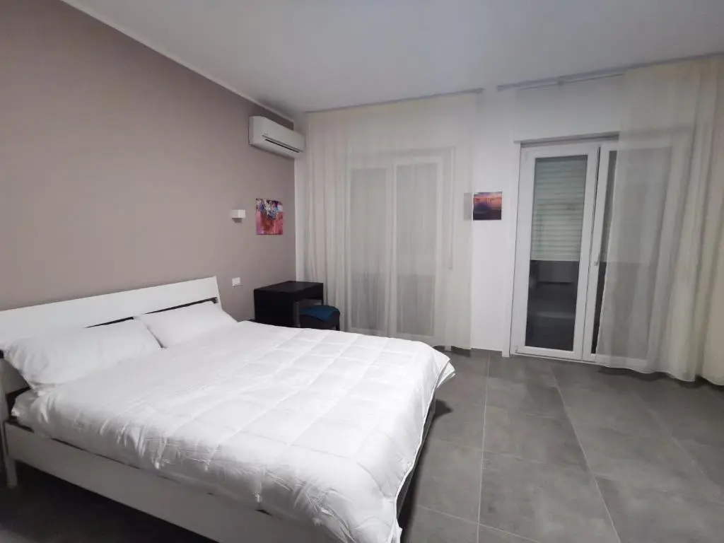 CESARE ROOMS