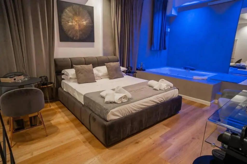 Four Luxury Suite