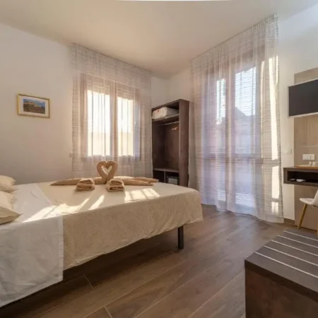 Mentana Rooms