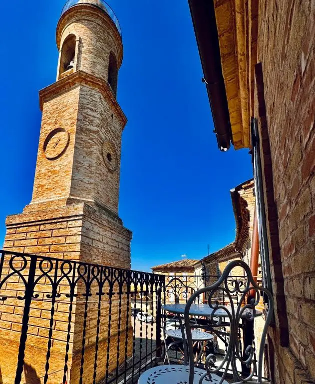 La Torre tra terra e cielo