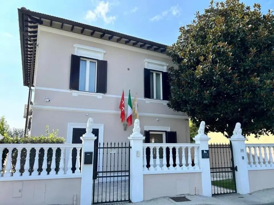 Four Lions Villa Guesthouse