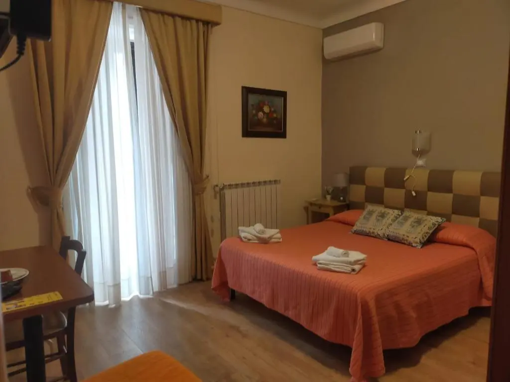 Bed & Breakfast Hostel H24
