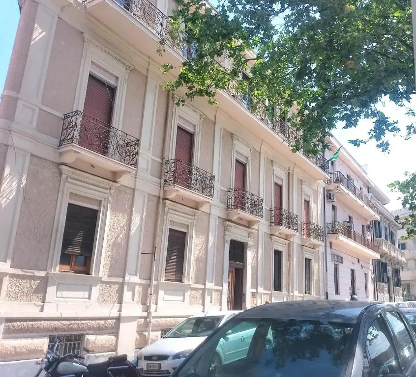 B&B Helios