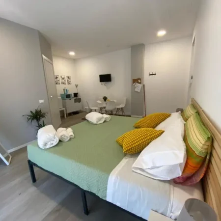 OnlyRoomsRho