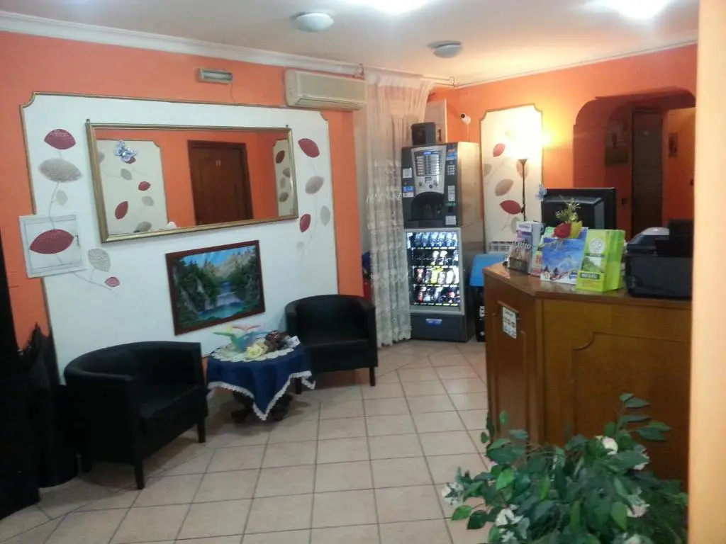 Roxena House