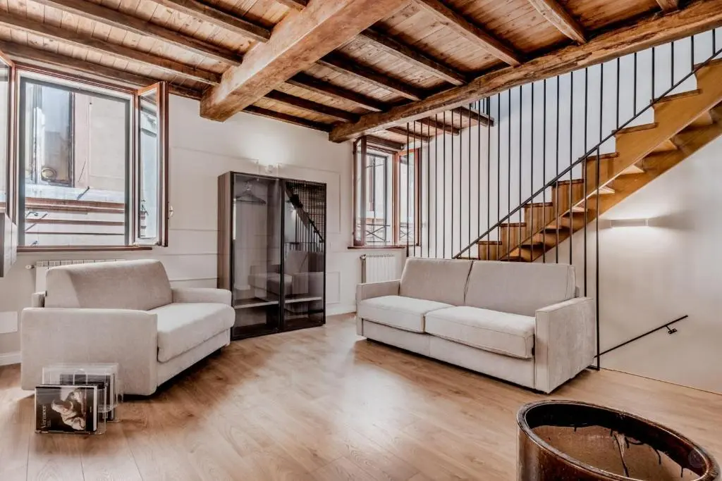APT ROME – VITTORIA PALACE