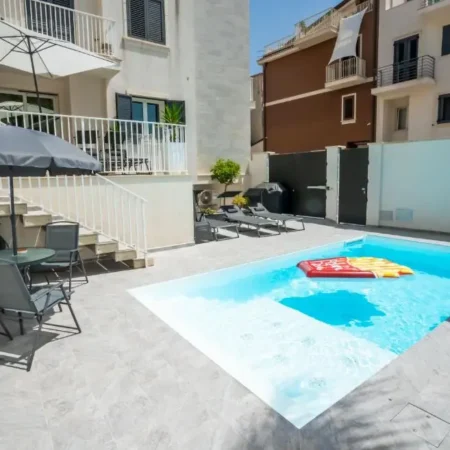 Scirocco Holiday House