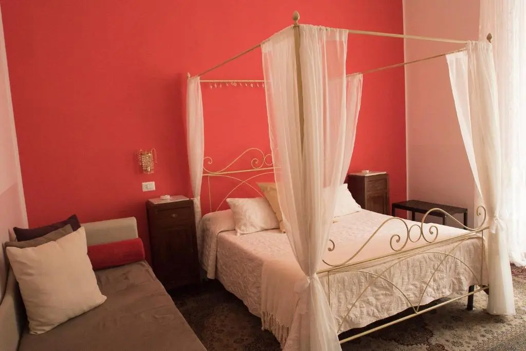 Bed and Breakfast Domus Garibaldi – Salerno