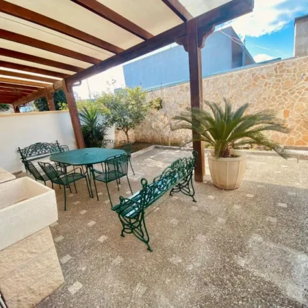 ADV Holiday House