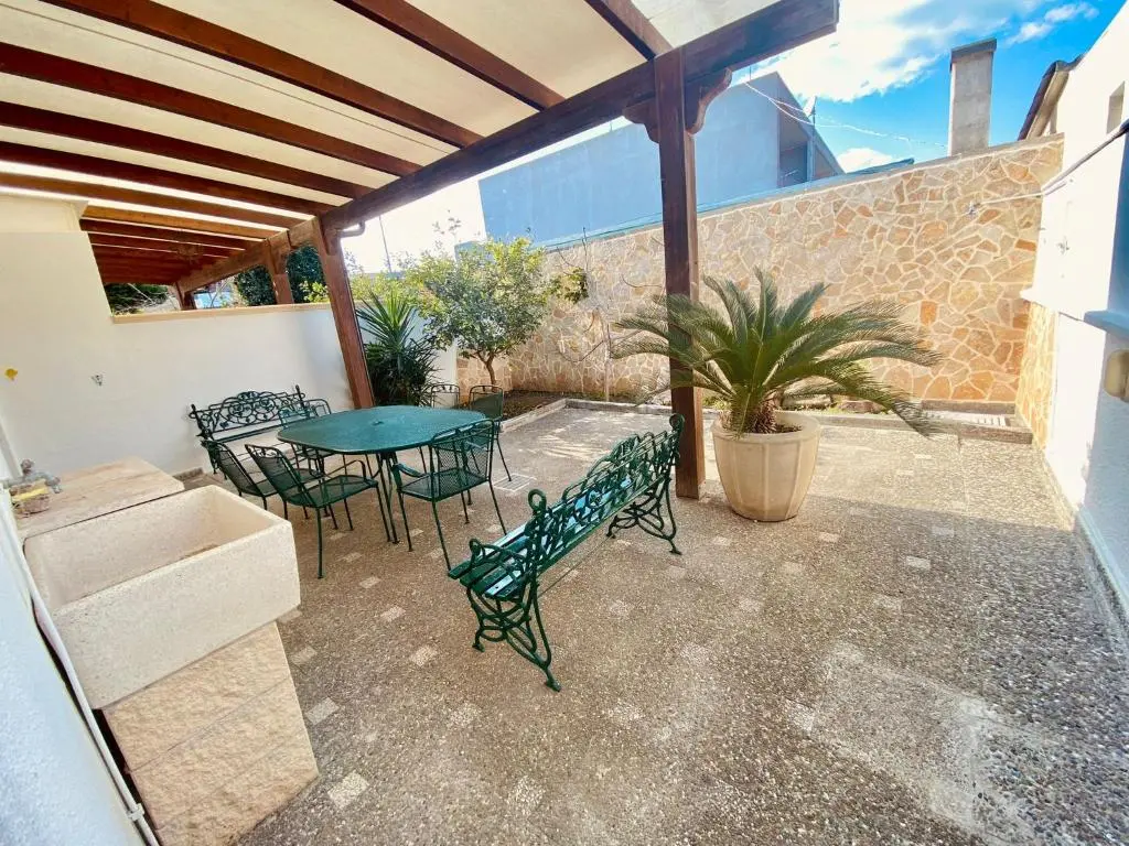 ADV Holiday House
