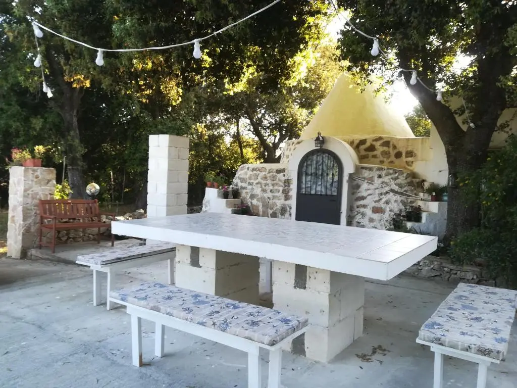 Trullo Alessandro e Villa Raffaela (riserva naturale marina di TORRE GUACETO )